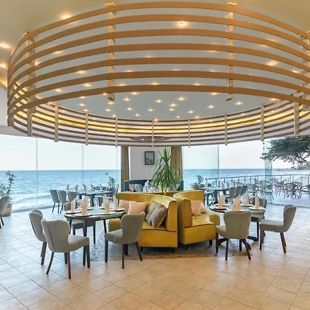 Marina Hotel, Sunny Day