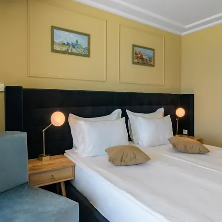 Marina Hotel, Sunny Day Отель