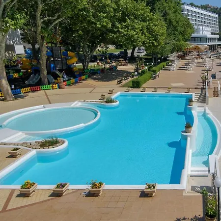 Marina Hotel, Sunny Day ホテル