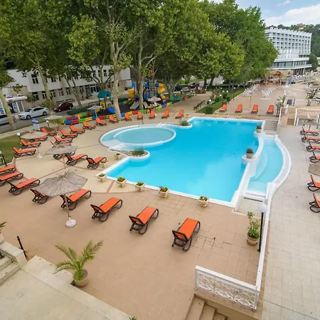 Marina Hotel, Sunny Day ホテル 4*