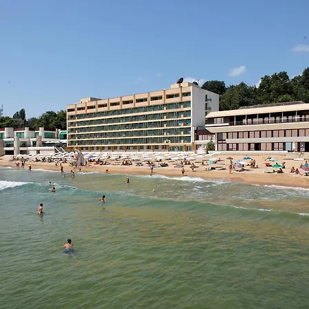 Marina Hotel, Sunny Day ホテル 4*