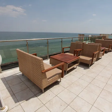 Marina Hotel, Sunny Day ホテル 4*