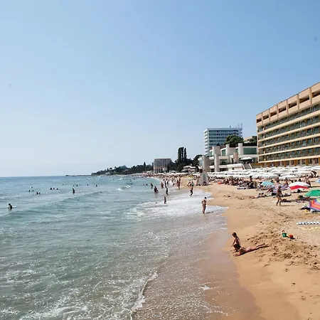 Отель Marina Hotel, Sunny Day