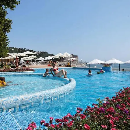 Marina Hotel, Sunny Day ホテル 4*