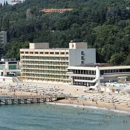 Marina Hotel, Sunny Day ホテル 4*