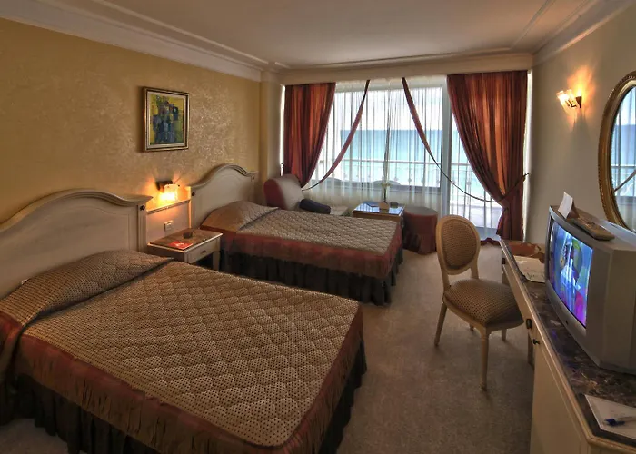 Marina Hotel, Sunny Day