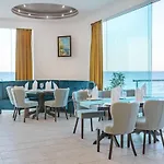 Marina Hotel, Sunny Day 瓦爾納