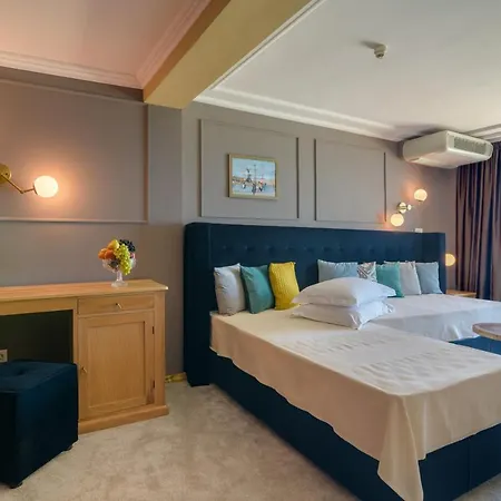 Hotel Marina Hotel, Sunny Day Warna