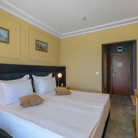 Marina Hotel, Sunny Day 4* Warna