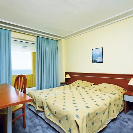 Marina Hotel, Sunny Day 4*