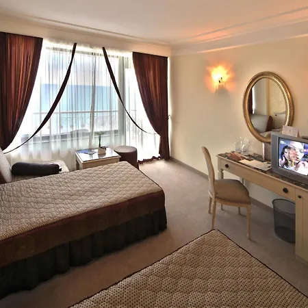 Szálloda Marina Hotel, Sunny Day