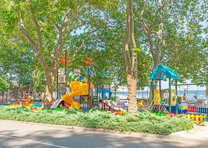 Marina Hotel, Sunny Day