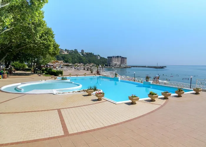 Хотел Marina Hotel, Sunny Day 4*