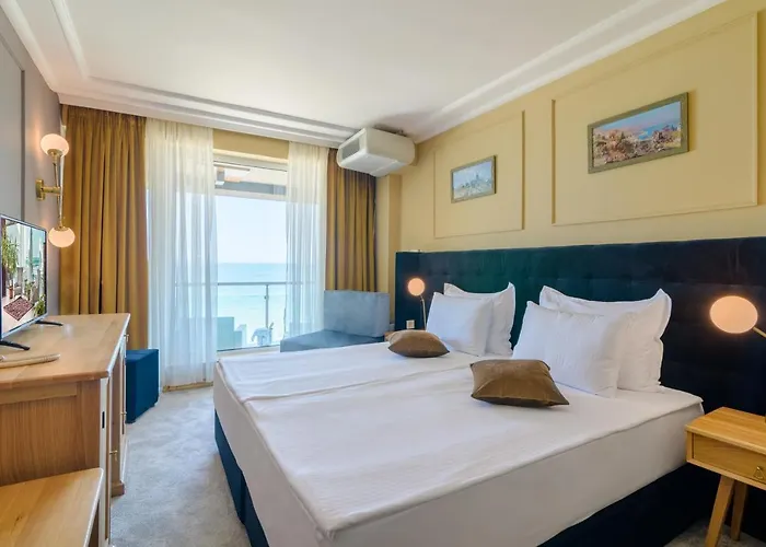 Хотел Marina Hotel, Sunny Day