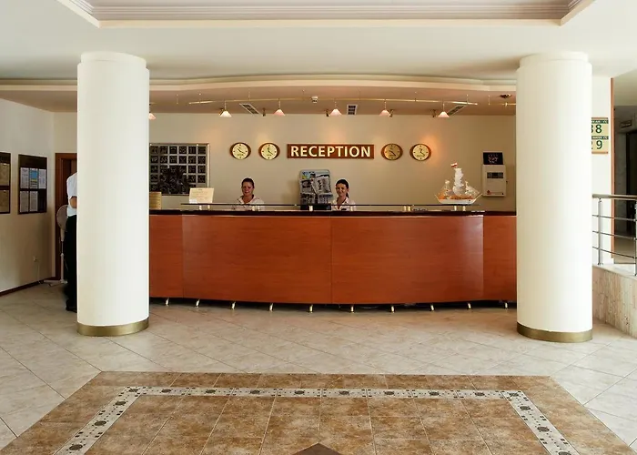 Marina Hotel, Sunny Day Хотел