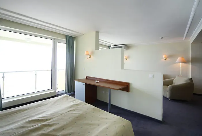 Marina Hotel, Sunny Day