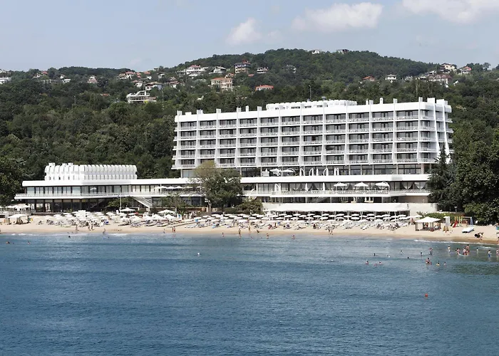 Marina Hotel, Sunny Day 4*