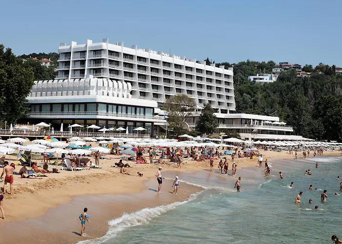 Hotel Marina Hotel, Sunny Day