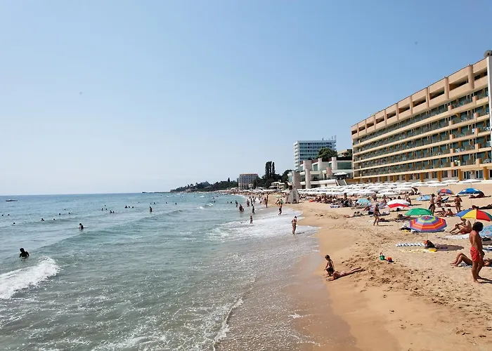 Хотел Marina Hotel, Sunny Day