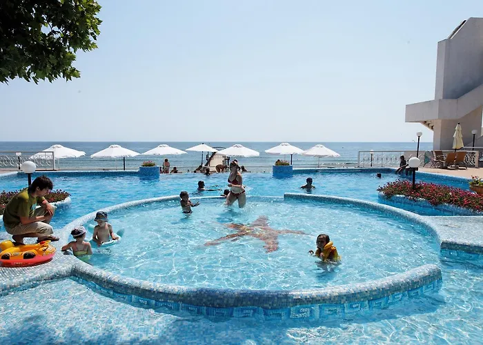 Хотел Marina Hotel, Sunny Day 4*