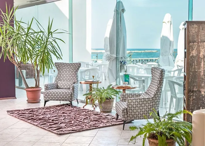 Хотел Marina Hotel, Sunny Day 4*