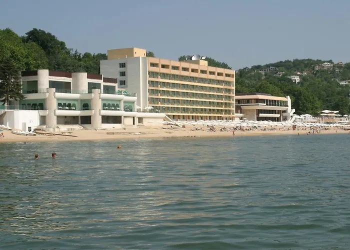 Marina Hotel, Sunny Day